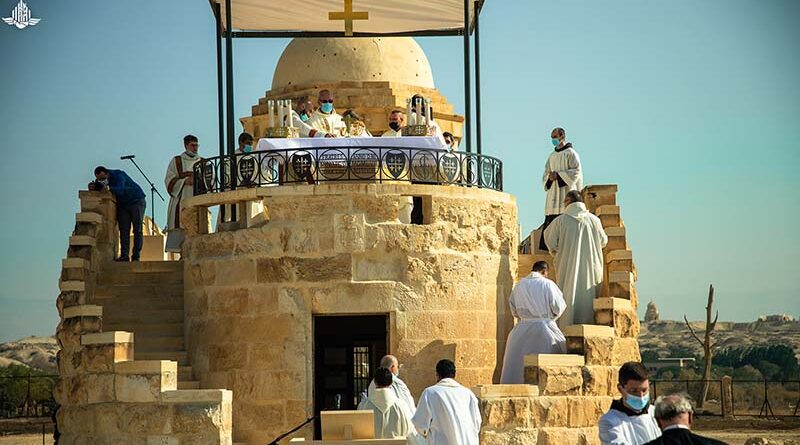 Franciscanos no local do batismo de Cristo