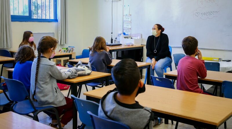 A mobilidade para vacinar docentes e alunos