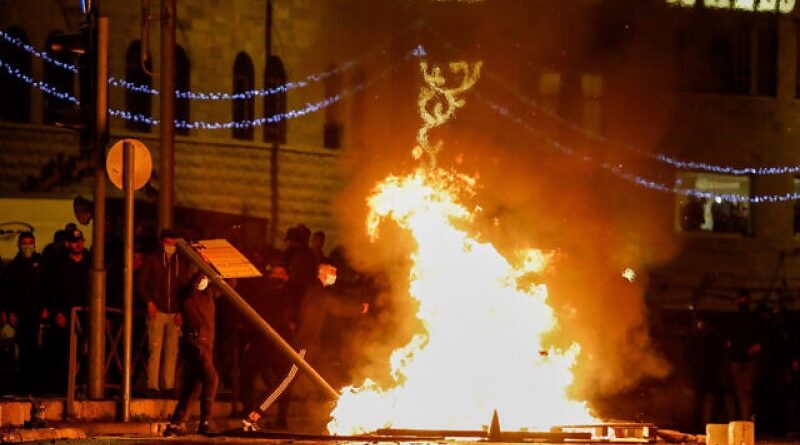 Confrontos continuam nas ruas de Jerusalém