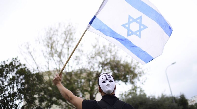 Manifestantes se reúnem em frente à Bibi