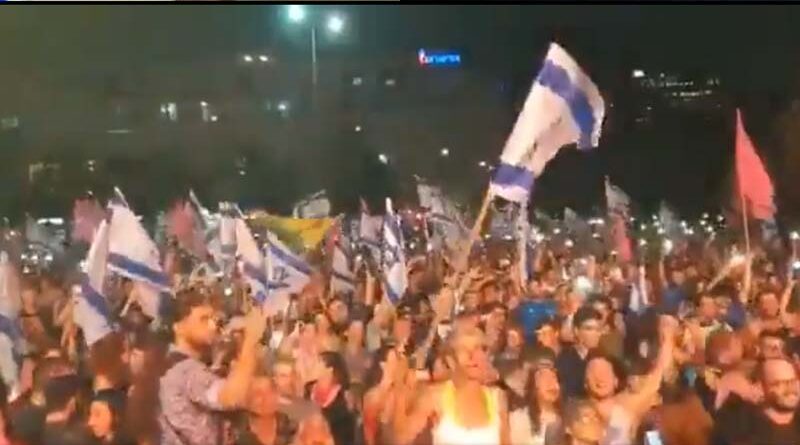Tel Aviv comemora e Jerusalém chora