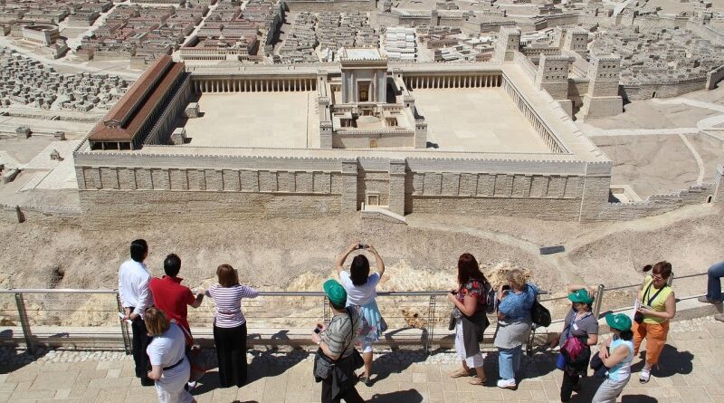 Israel adiar entrada de turistas