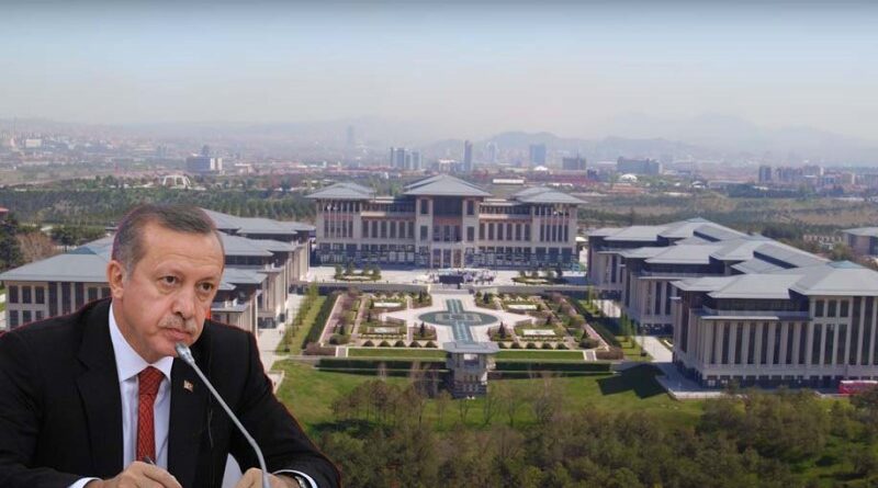 presos na Turquia por fotografar palácio