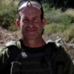 Oficial israelense é morto em confronto