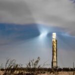 torre de energia solar no deserto