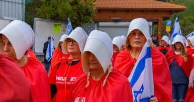 Grupos de protestos vão às ruas