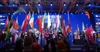 Conferência de parteiras proíbe bandeira