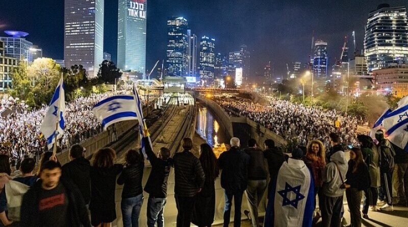 Manifestantes prometem intensificar protestos