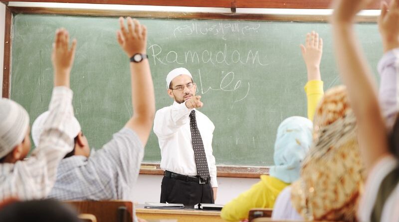 Estudantes árabes aprendem a odiar