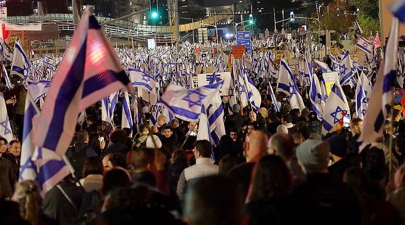 Protestos contra e pró-reforma continuam