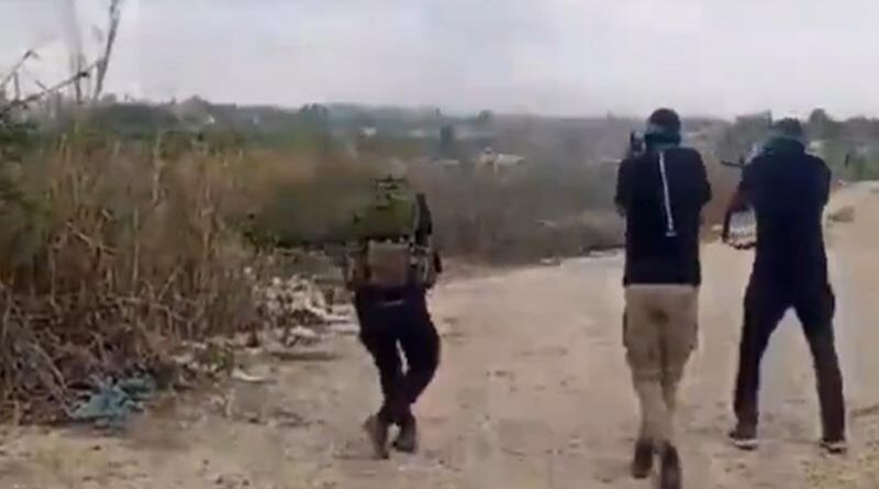 Terroristas disparam contra comunidades