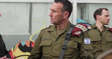 Comandante das FDI anuncia sua renúncia