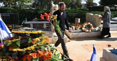 União nacional no funeral dos Bibas