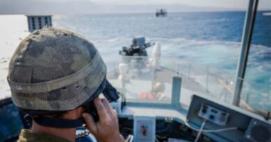 Reservistas da Marinha seguem IAF e pedem fim da guerra