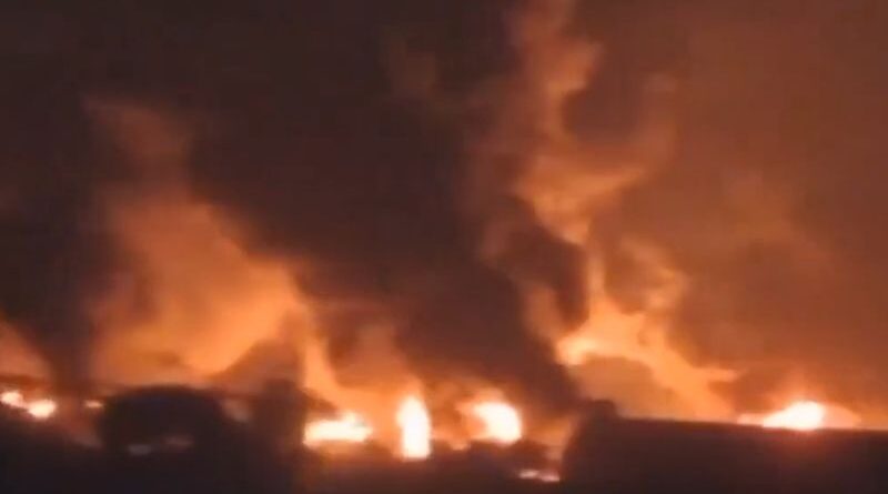 Israel bombardeia alvos terroristas Houthis