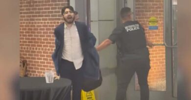 Partido socialista dos EUA defende assassino de diplomatas israelenses