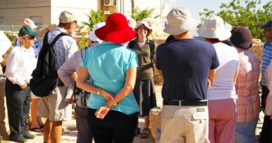 Regulamentação do turismo organizado e transporte remunerado em Israel