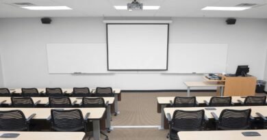 Reservistas das FDI lutam por seus diplomas