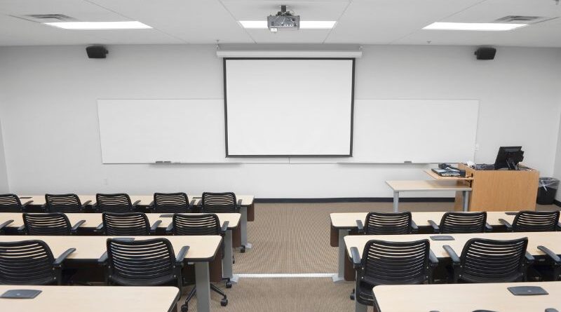 Reservistas das FDI lutam por seus diplomas