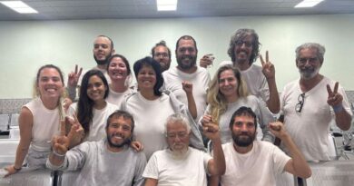 Ativistas da flotilha chegam à Amã após serem deportados