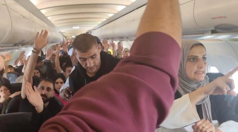 Palestinos ficam retidos em avião na África do Sul
