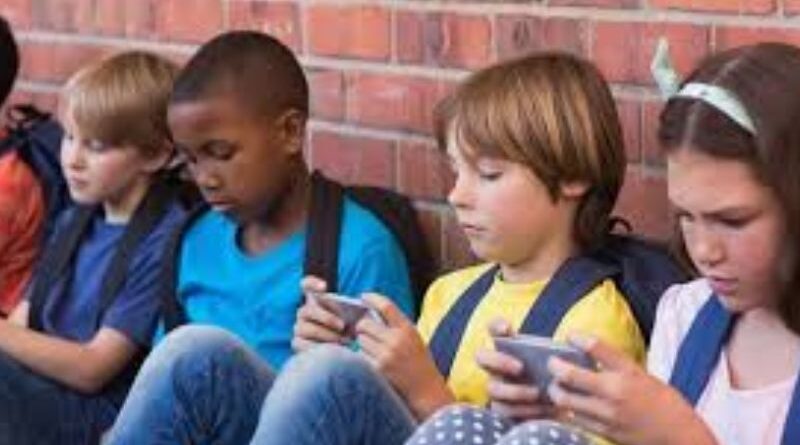 Uso de celulares será proibido nas escolas