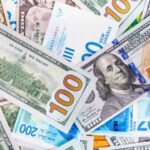 Dólar cai para o menor valor em quatro anos