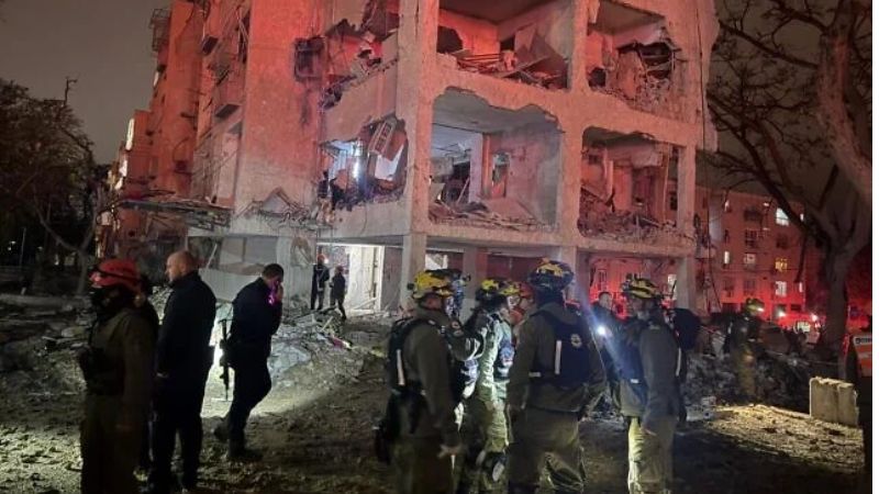 Ataques a Dimona e Arad deixam mais de 100 feridos